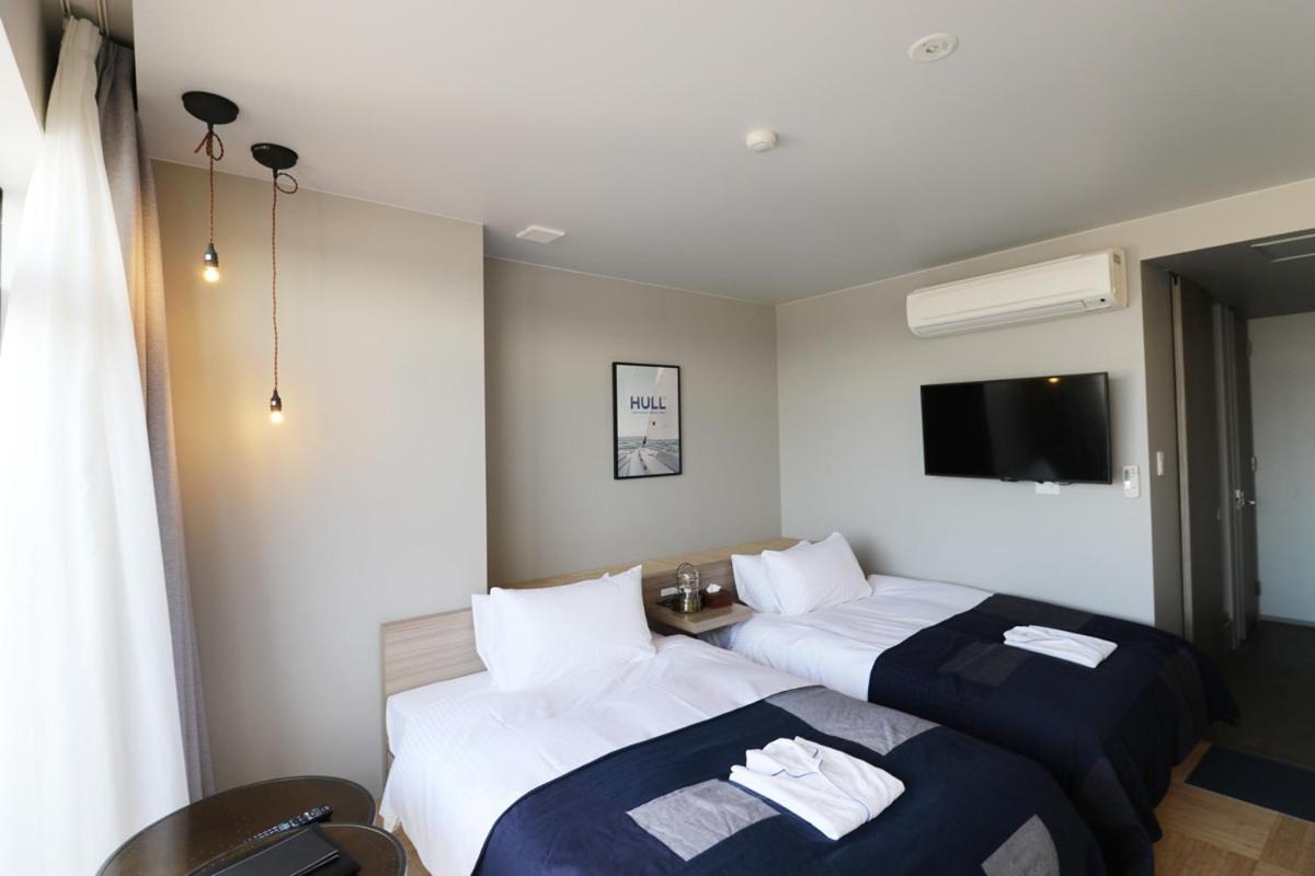 Osaka Hokko Marina Hull Hotel Exterior photo