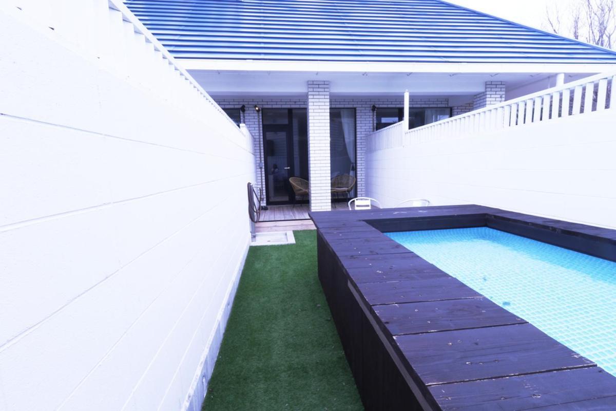 Osaka Hokko Marina Hull Hotel Exterior photo